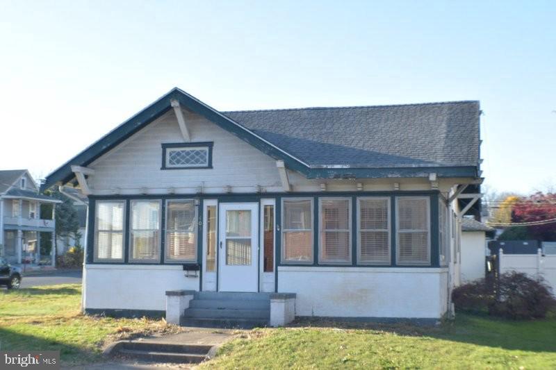 405 Front St Property Photo