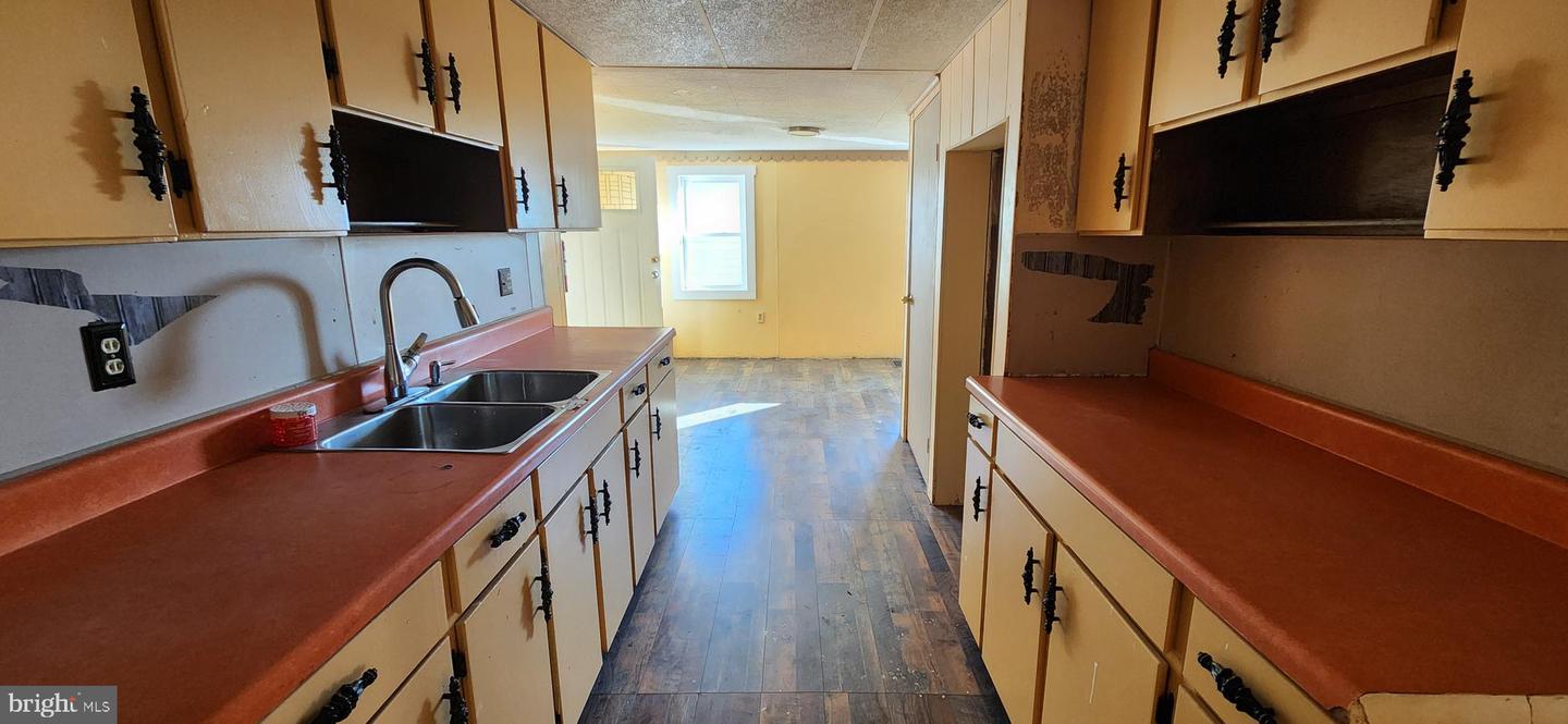 351 Brown Ave Property Photo 8