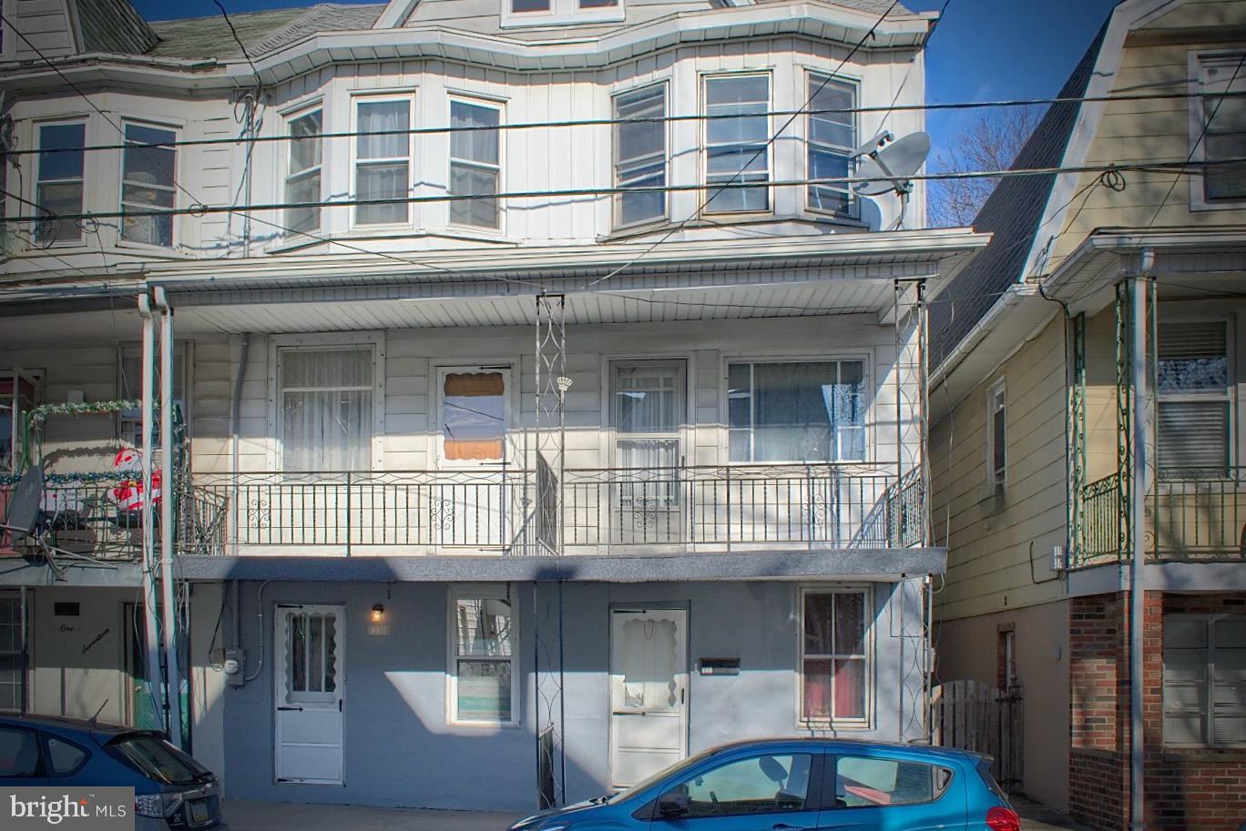 115 Girard St W Property Photo