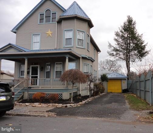49 Poplar Ave Property Photo