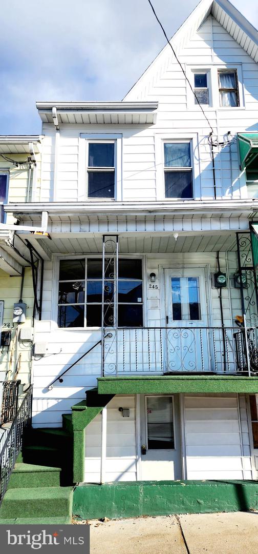 245 S Chestnut St Property Photo
