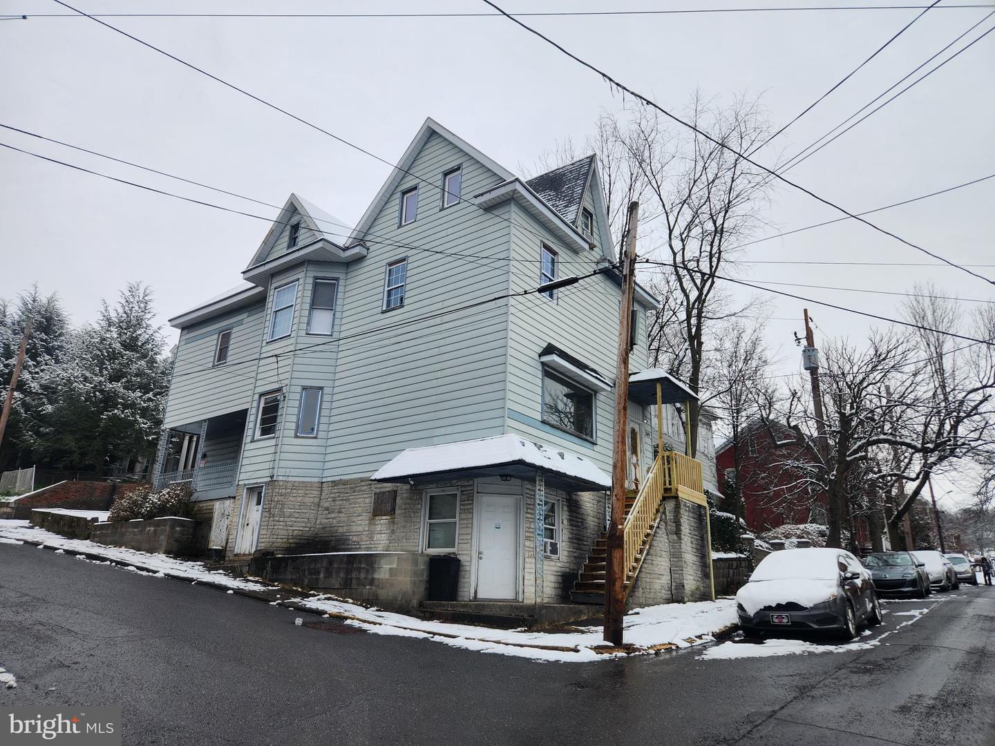 169 N Grant St Property Photo