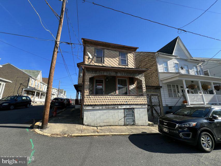 231 N Vine St Property Photo
