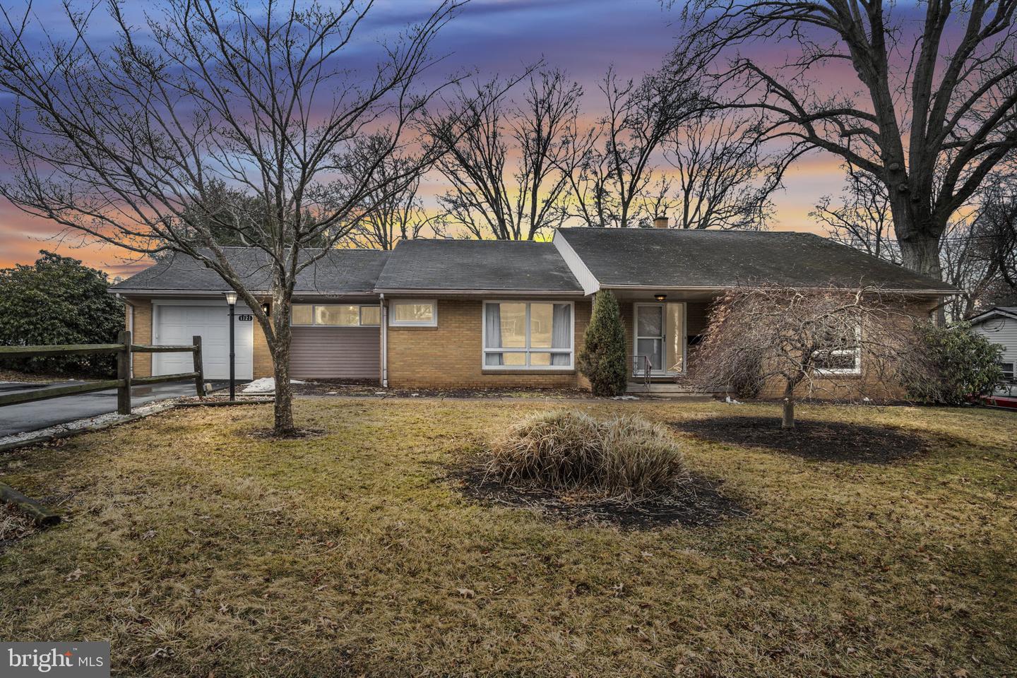 1121 Packer St Property Photo
