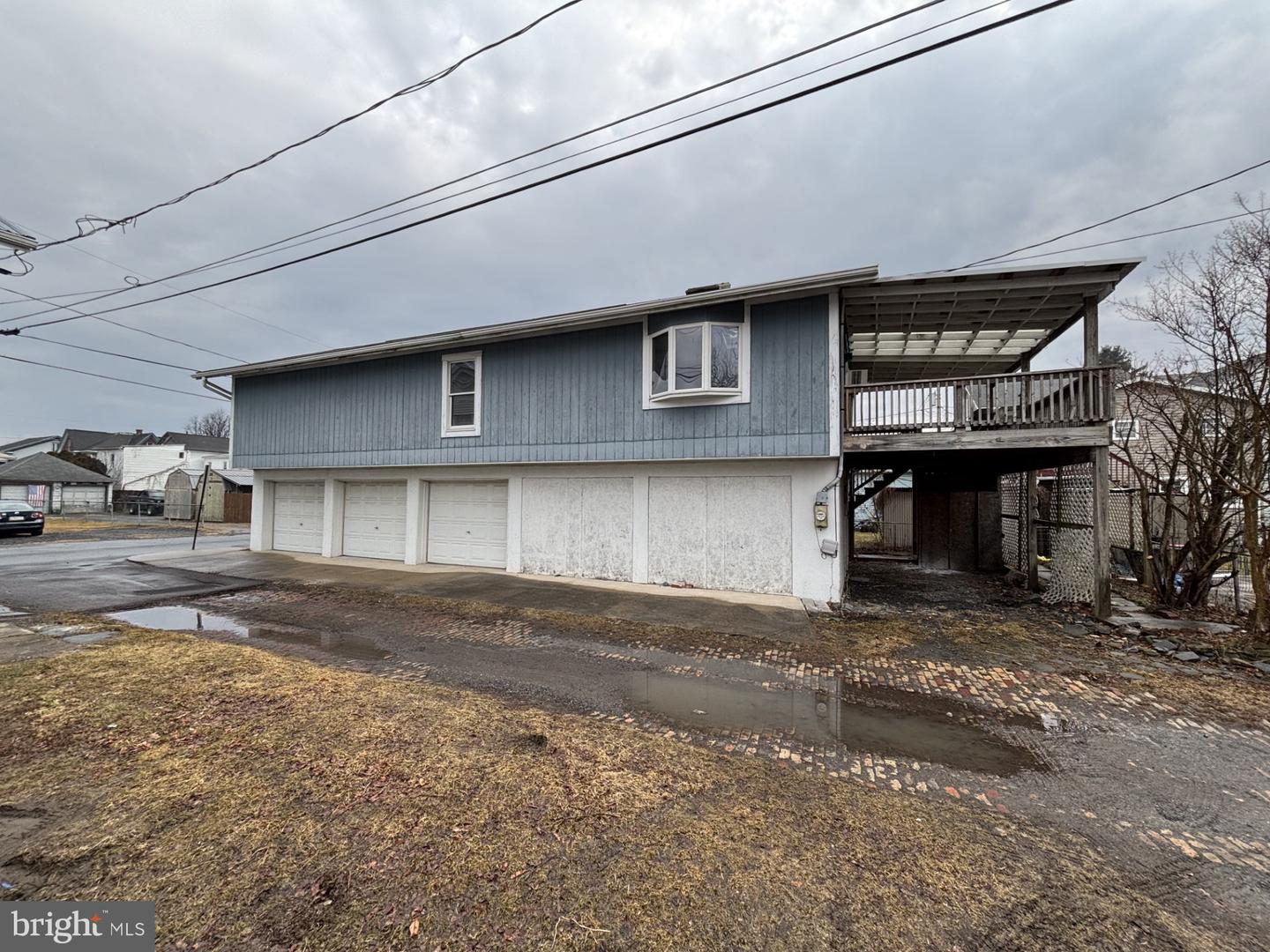349 Linden St Property Photo 1
