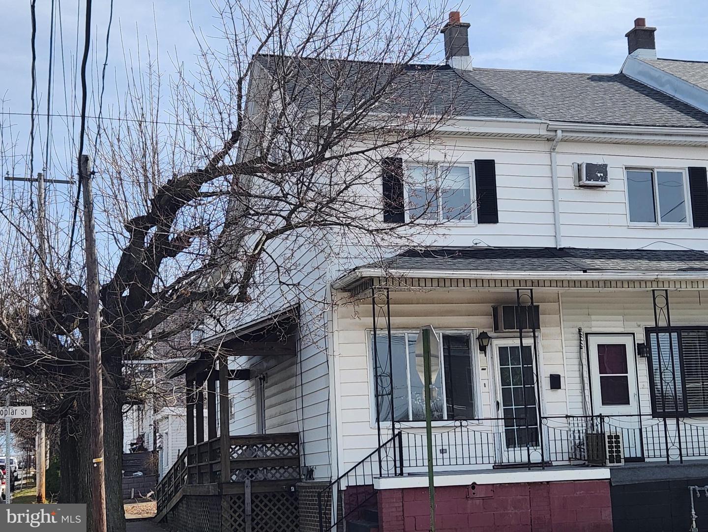 201 S Poplar St Property Photo