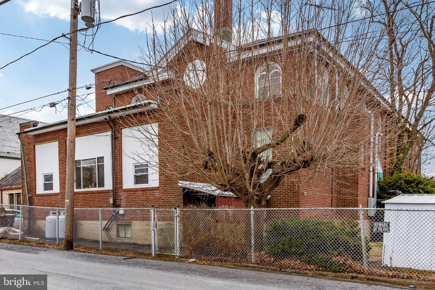 1160 Chestnut St Property Photo 7