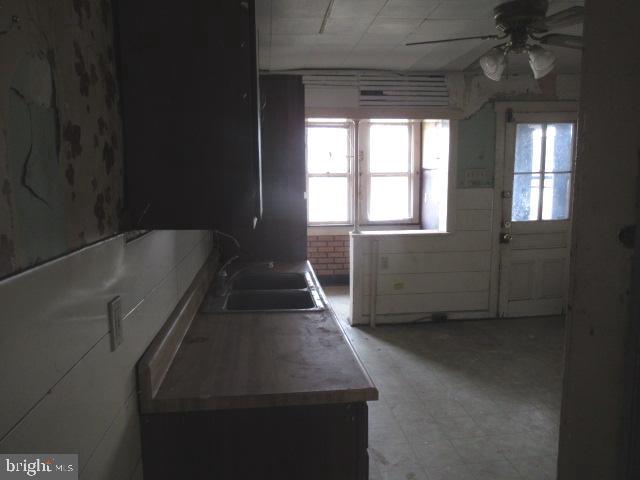 877-879 S 2nd St Property Photo 9