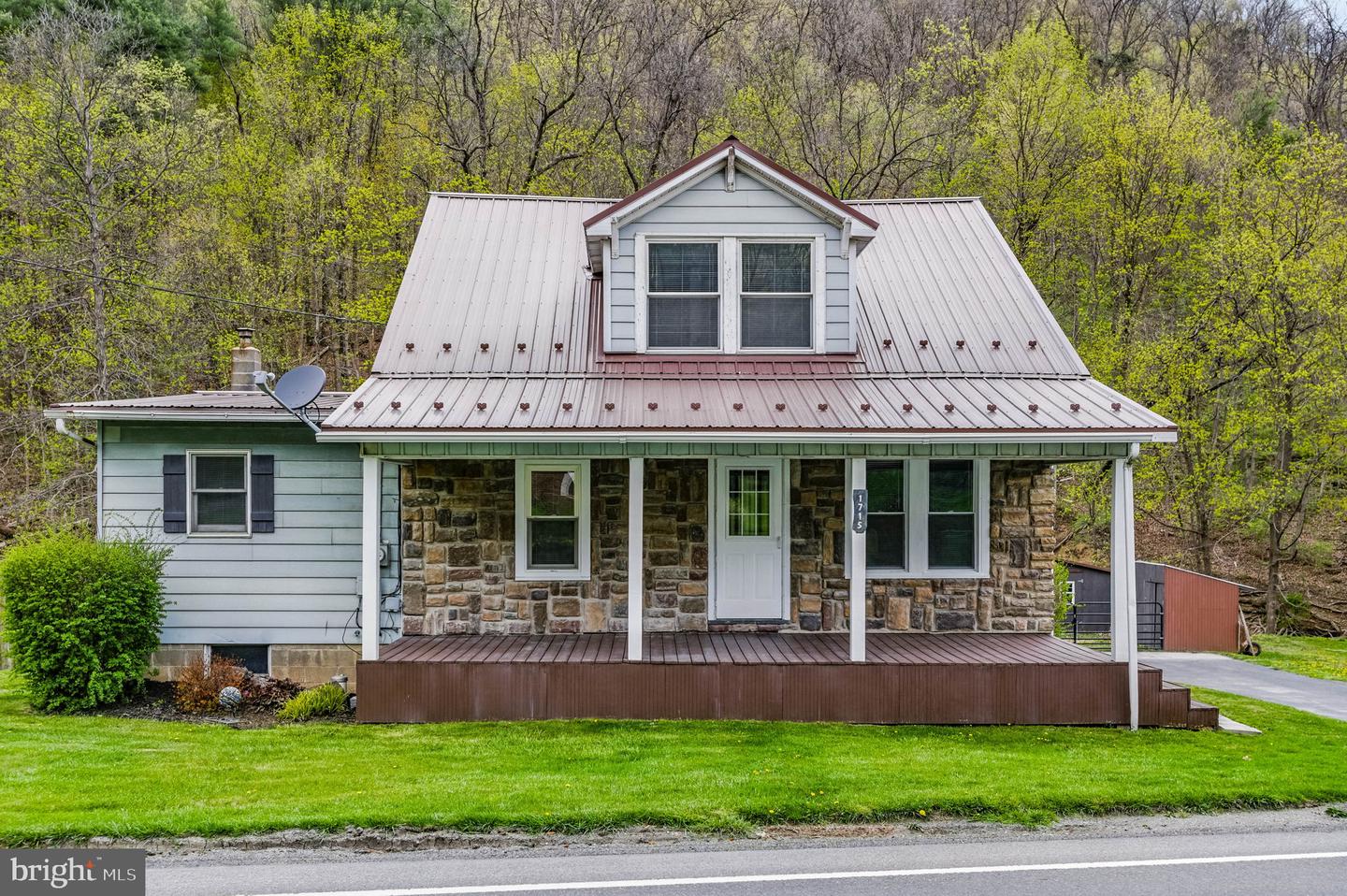 1715 State Route 225 Property Photo