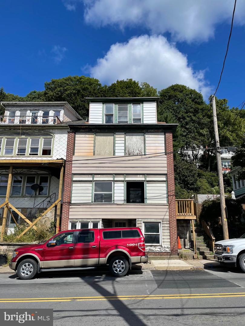 29 E Sunbury St Property Photo