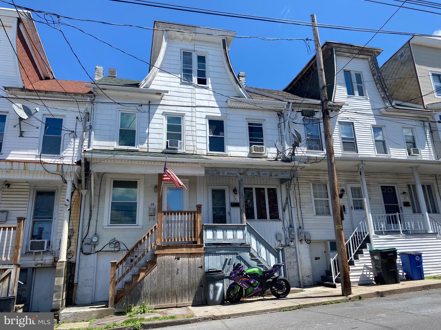 17 N Grant St Property Photo