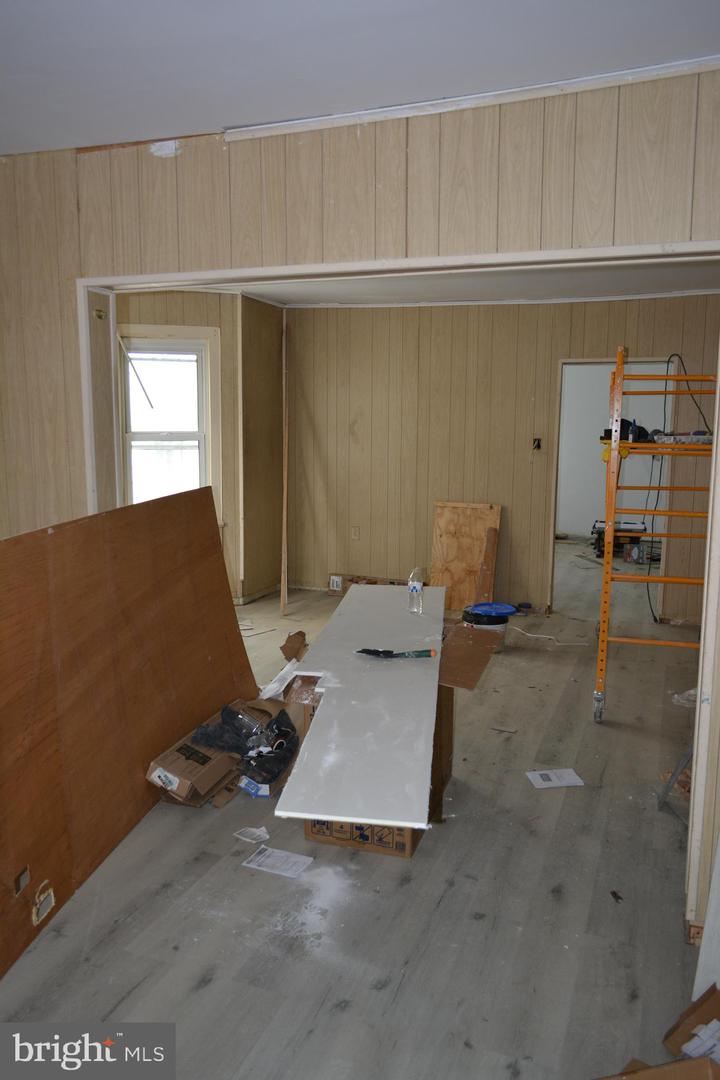 21-19-21 N Chestnut St Property Photo 10