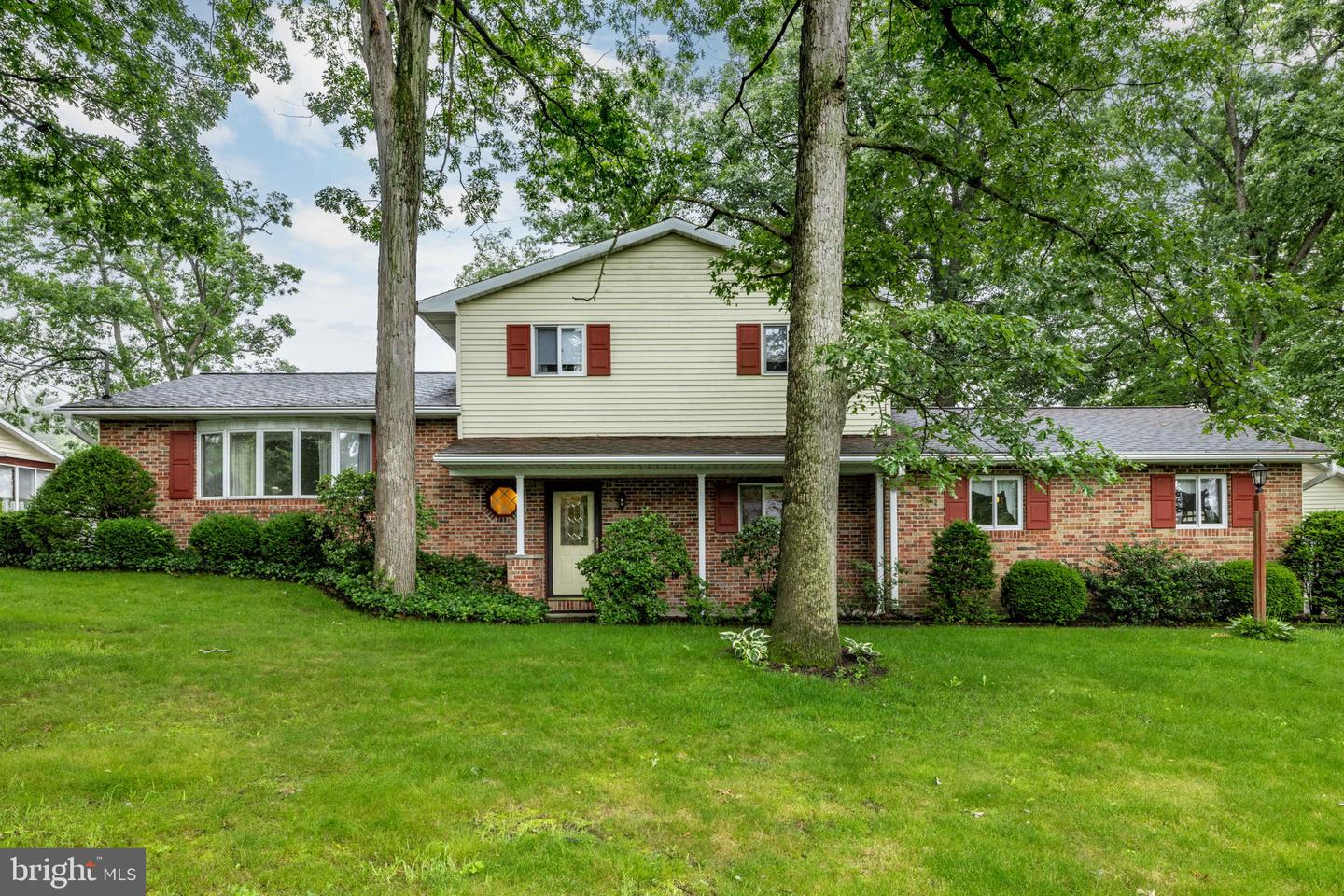 1056 Woodland Dr Property Photo 1
