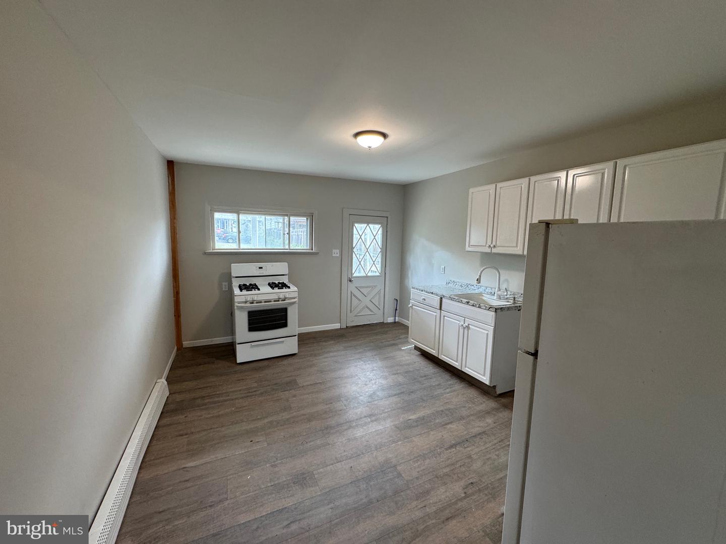 6 S Spruce St Property Photo 1