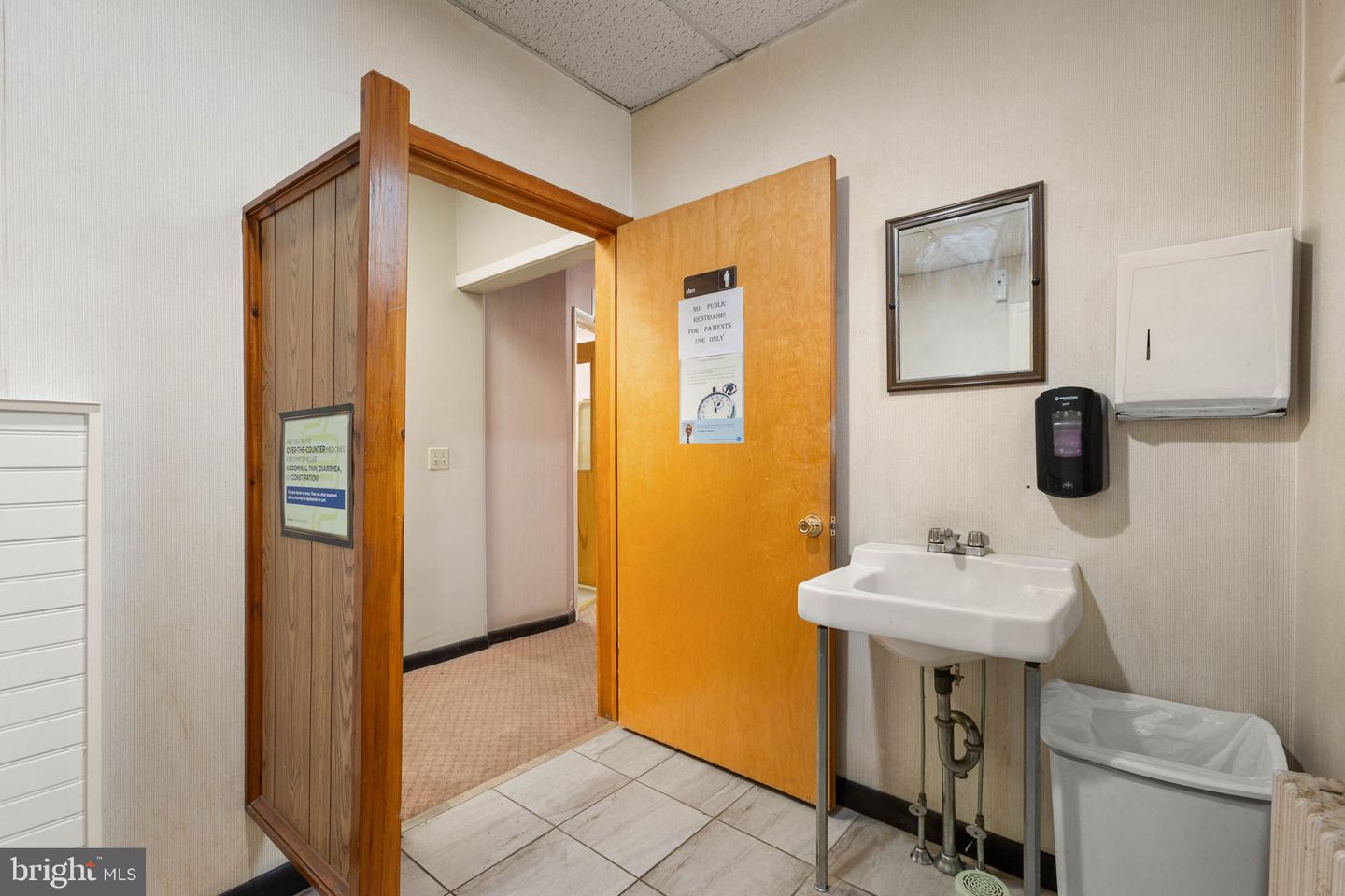 235 W Commerce St. Property Photo 25