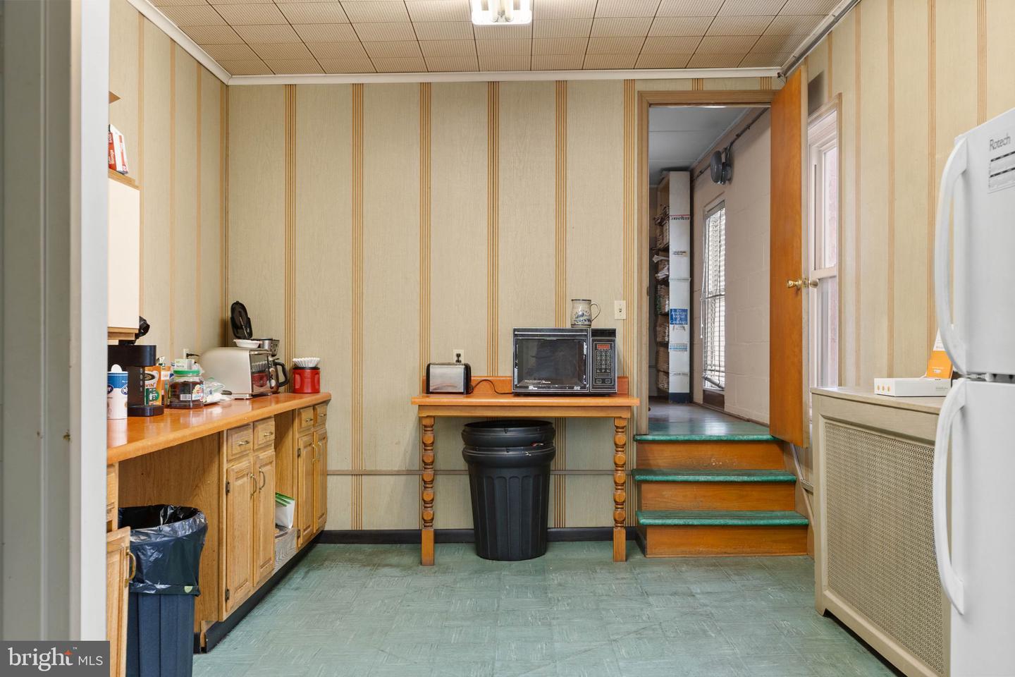 235 W Commerce St. Property Photo 37