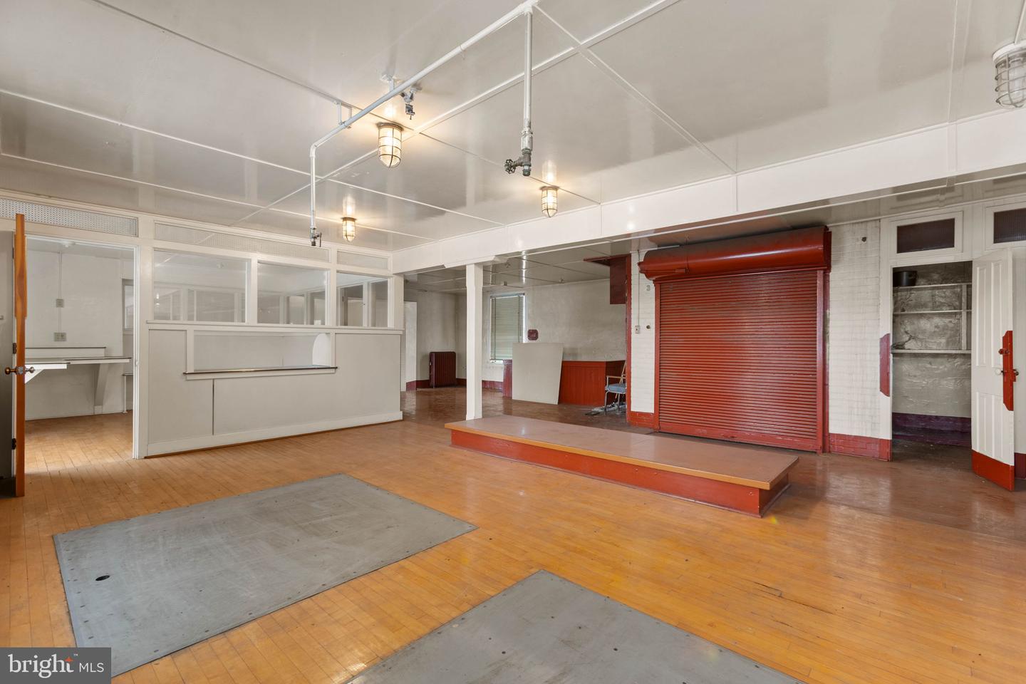 235 W Commerce St. Property Photo 51