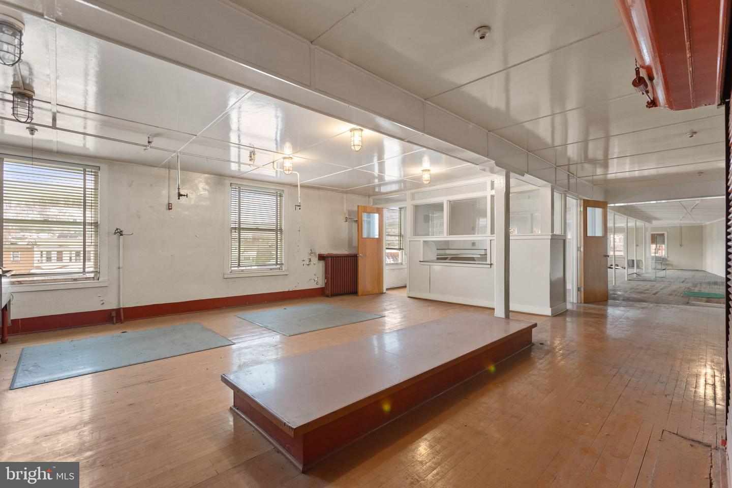 235 W Commerce St. Property Photo 52