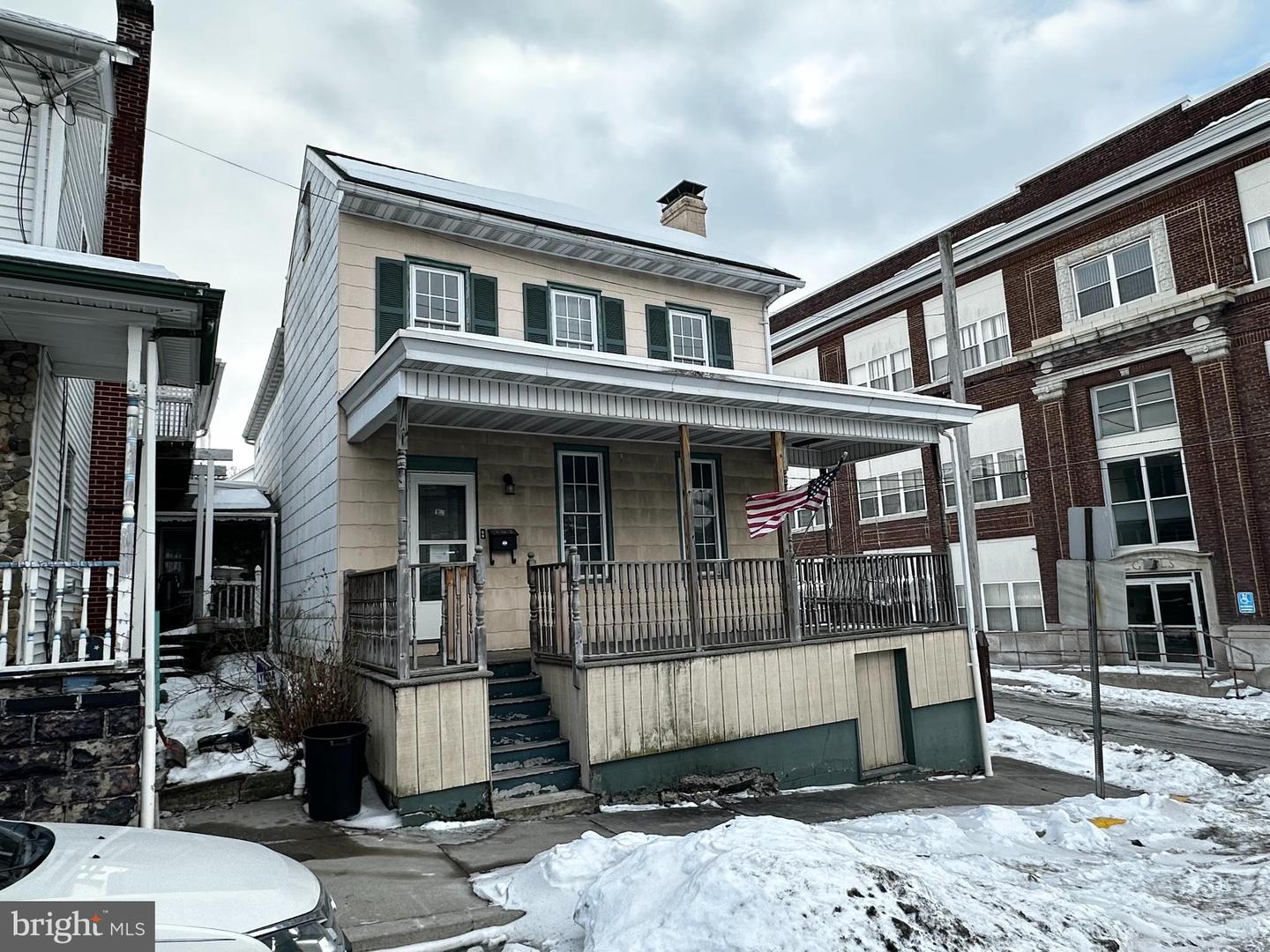 102 E Arch St Property Photo 2