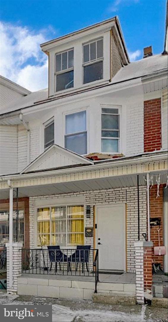 1113 Poplar St Property Photo 3