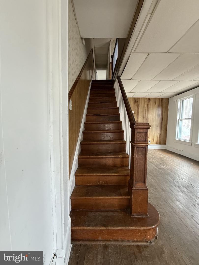 119 N Grant St Property Photo 4