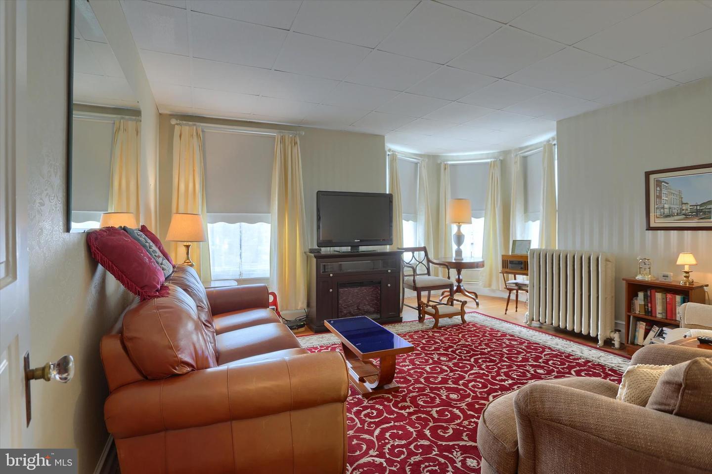 3 S Market St Property Photo 28