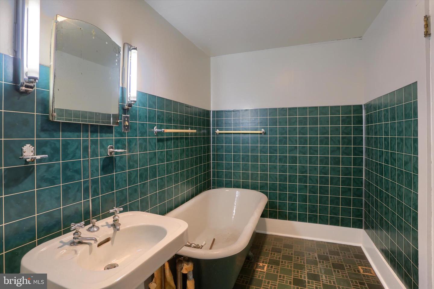3 S Market St Property Photo 57