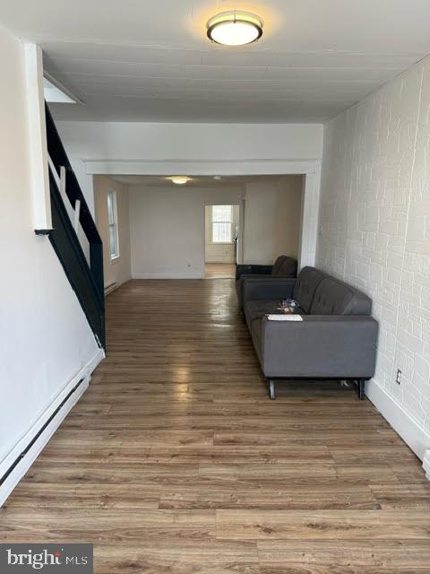 103 N Maple St Property Photo 2