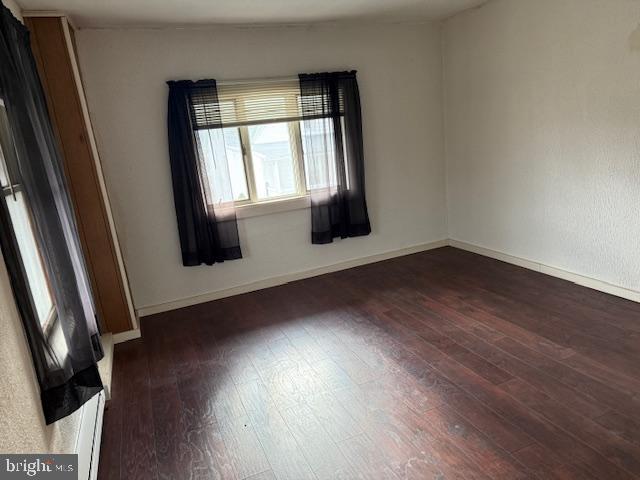 1115 Oak St Property Photo 3