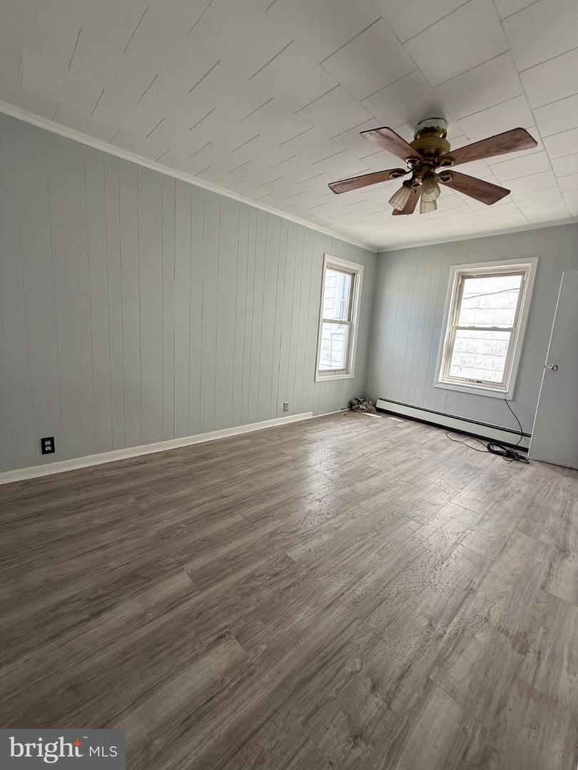 213 S Franklin St Property Photo 9