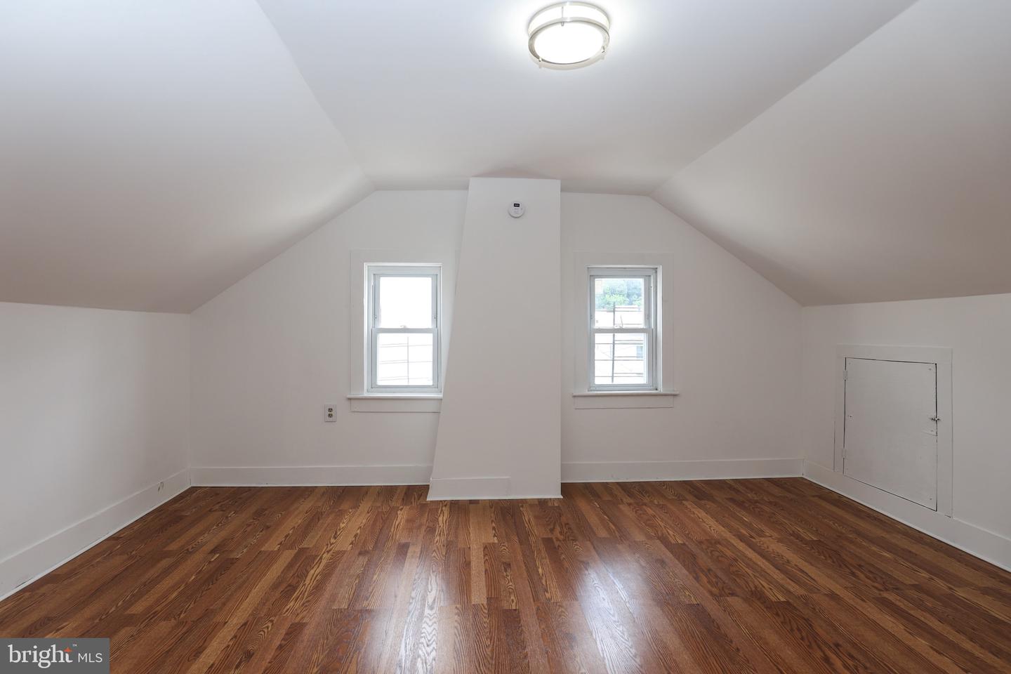 204 3rd St Property Photo 15