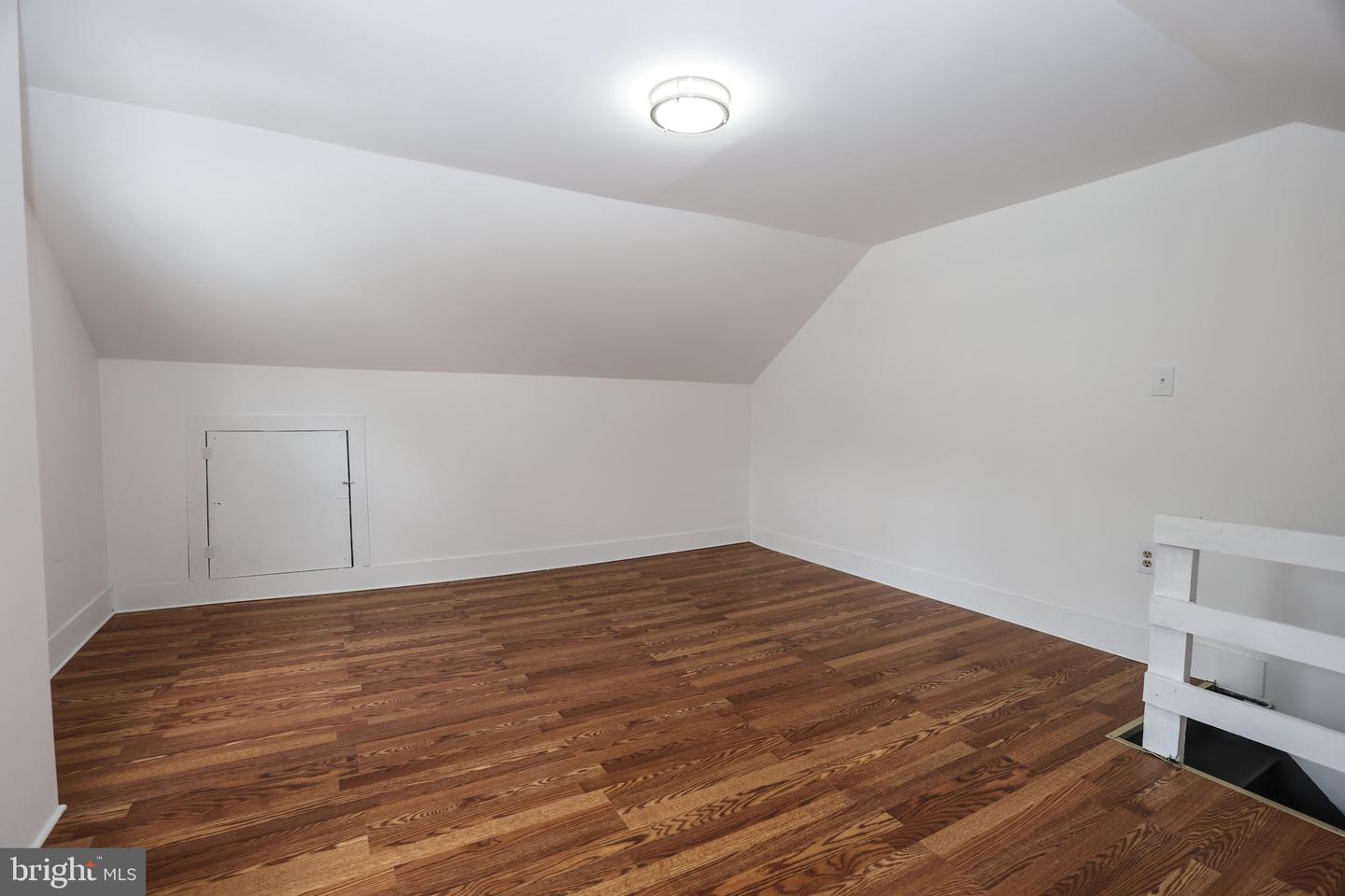 204 3rd St Property Photo 16
