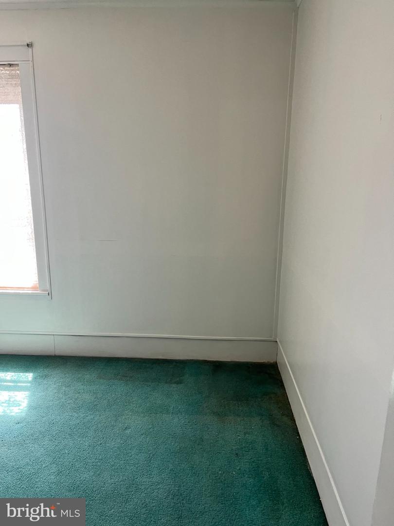 38 E Sunbury St Property Photo 18