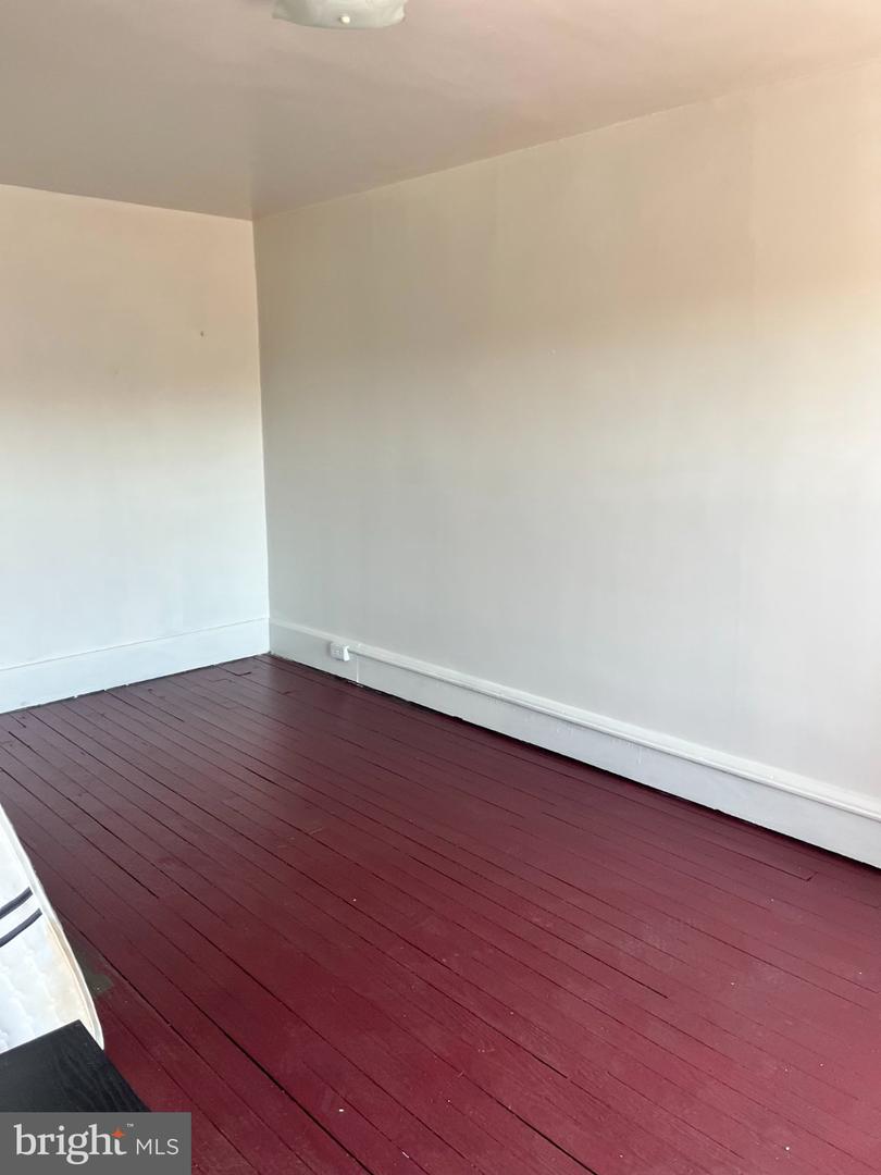 38 E Sunbury St Property Photo 20