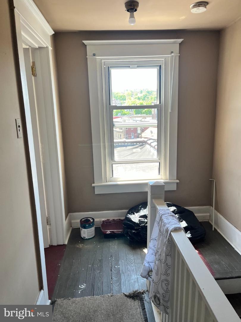 38 E Sunbury St Property Photo 29