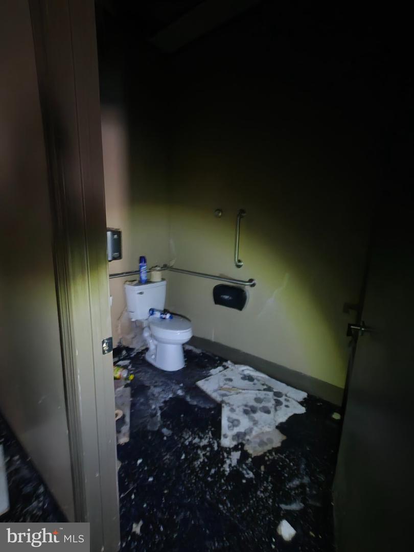 40 E Independence St Property Photo 19