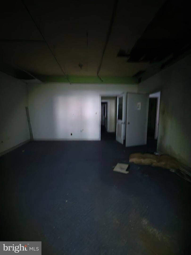 40 E Independence St Property Photo 29