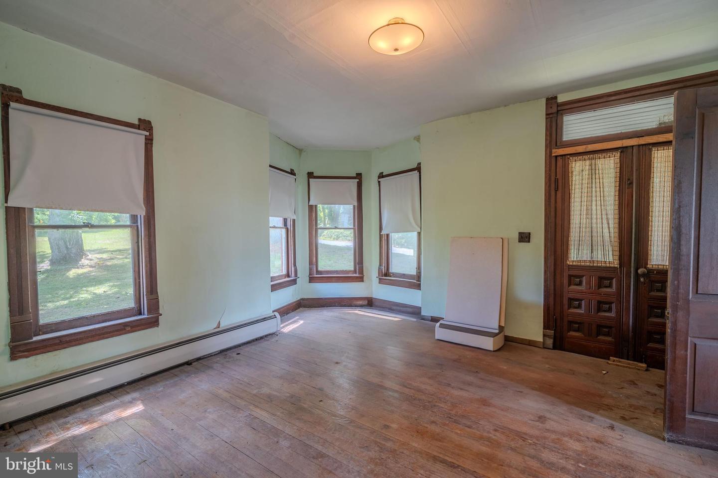 205 Sunbury St Property Photo 12