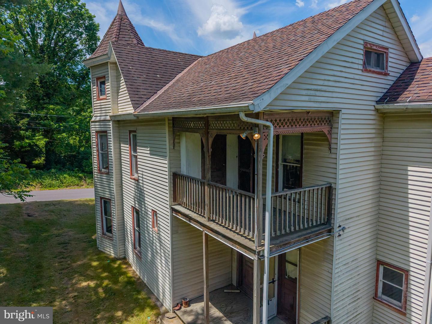 205 Sunbury St Property Photo 43