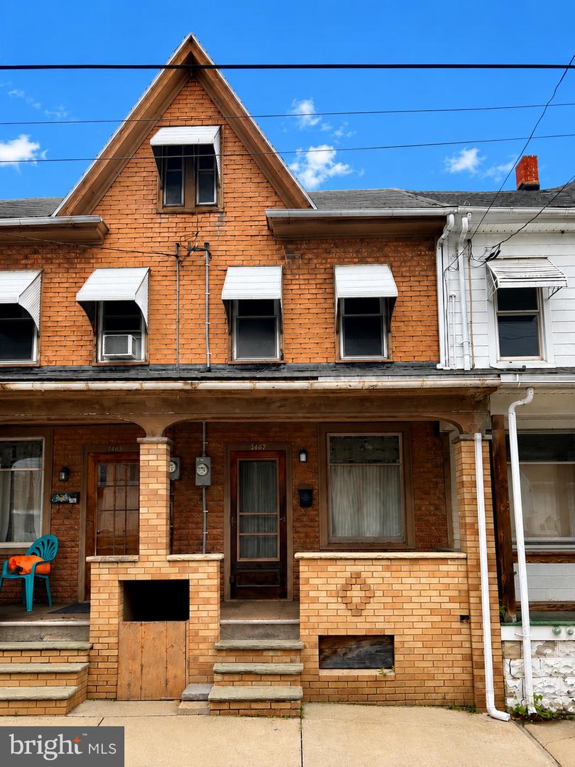 1467 Pulaski Ave Property Photo 1