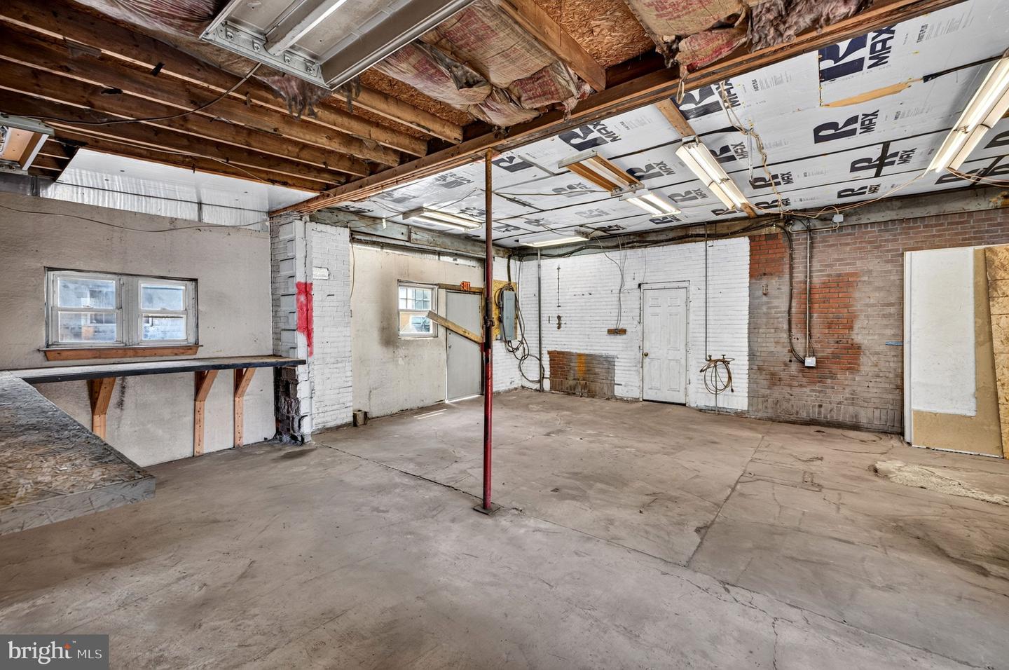 17 Center St Property Photo 9