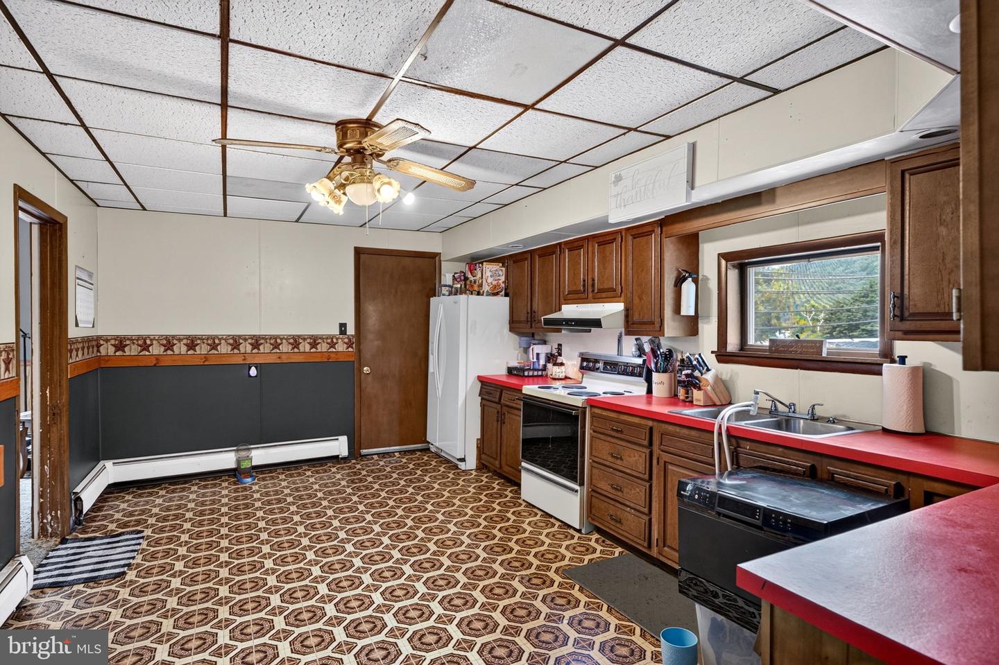 17 Center St Property Photo 16