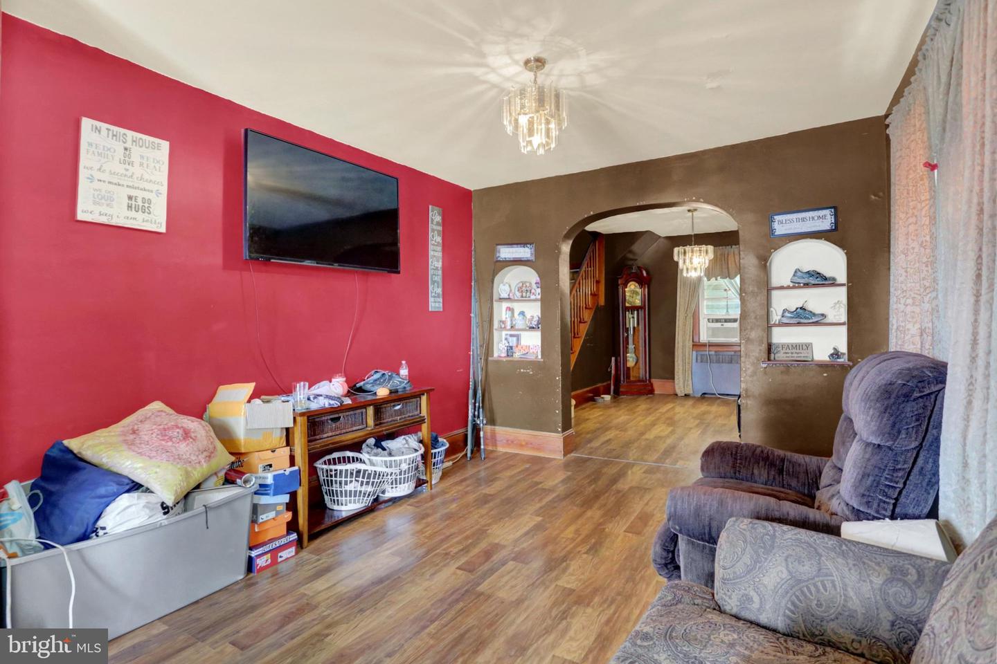 1048 Pine St Property Photo 5
