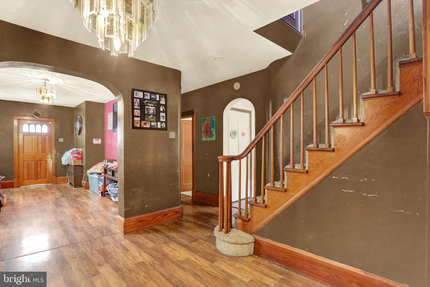 1048 Pine St Property Photo 8