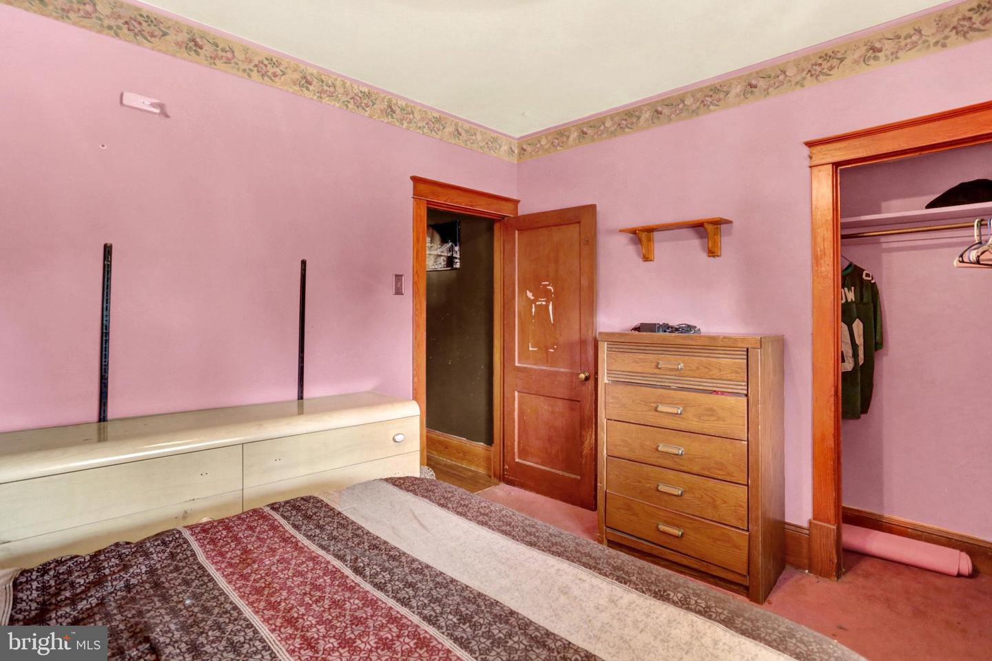 1048 Pine St Property Photo 14