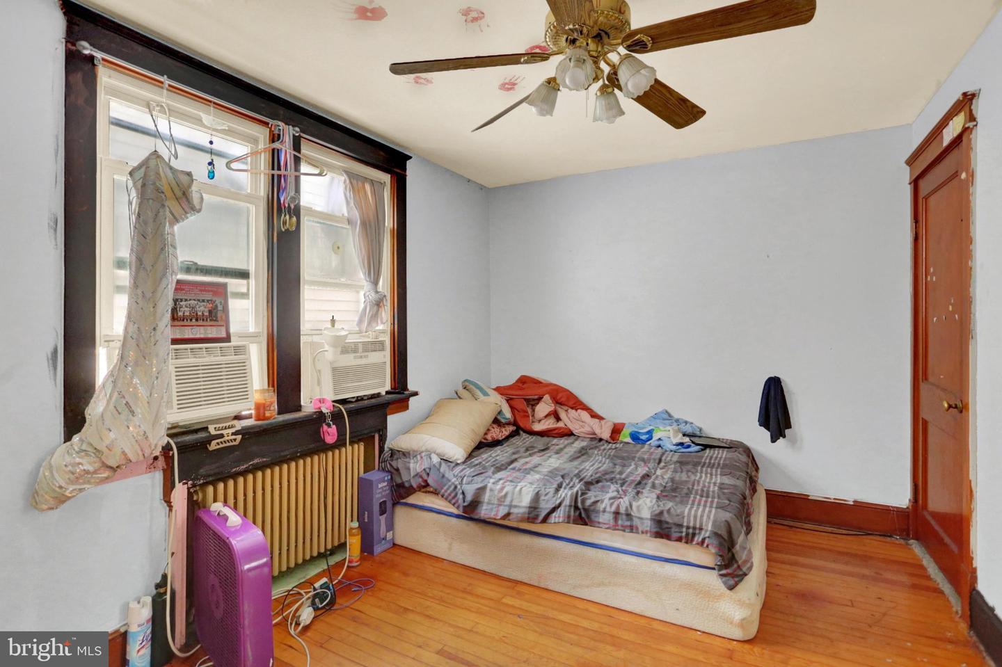 1048 Pine St Property Photo 18