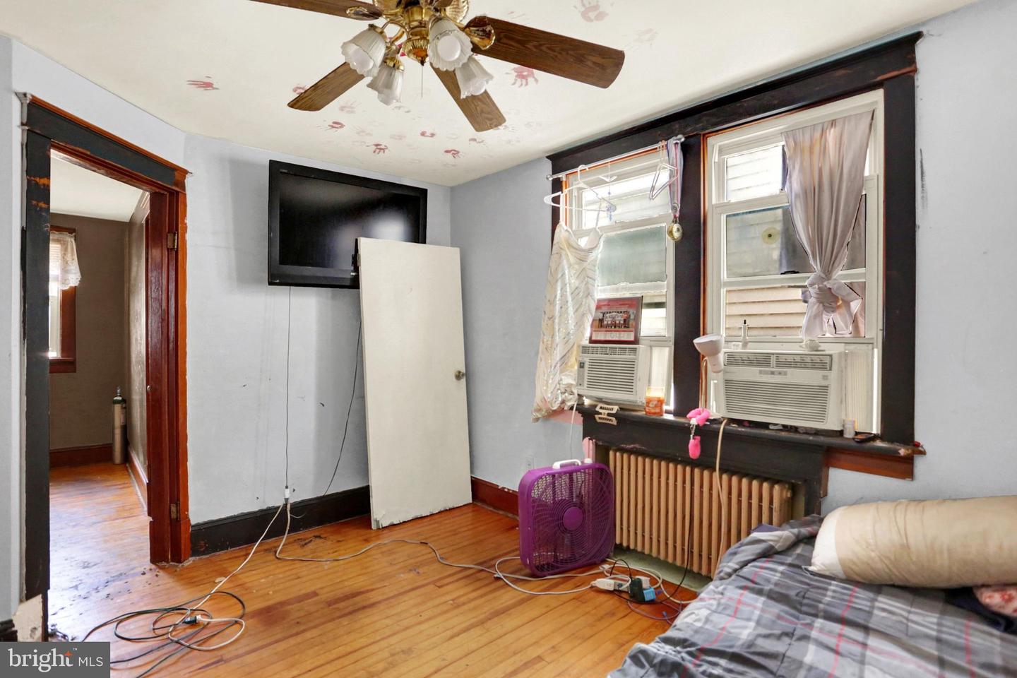 1048 Pine St Property Photo 19
