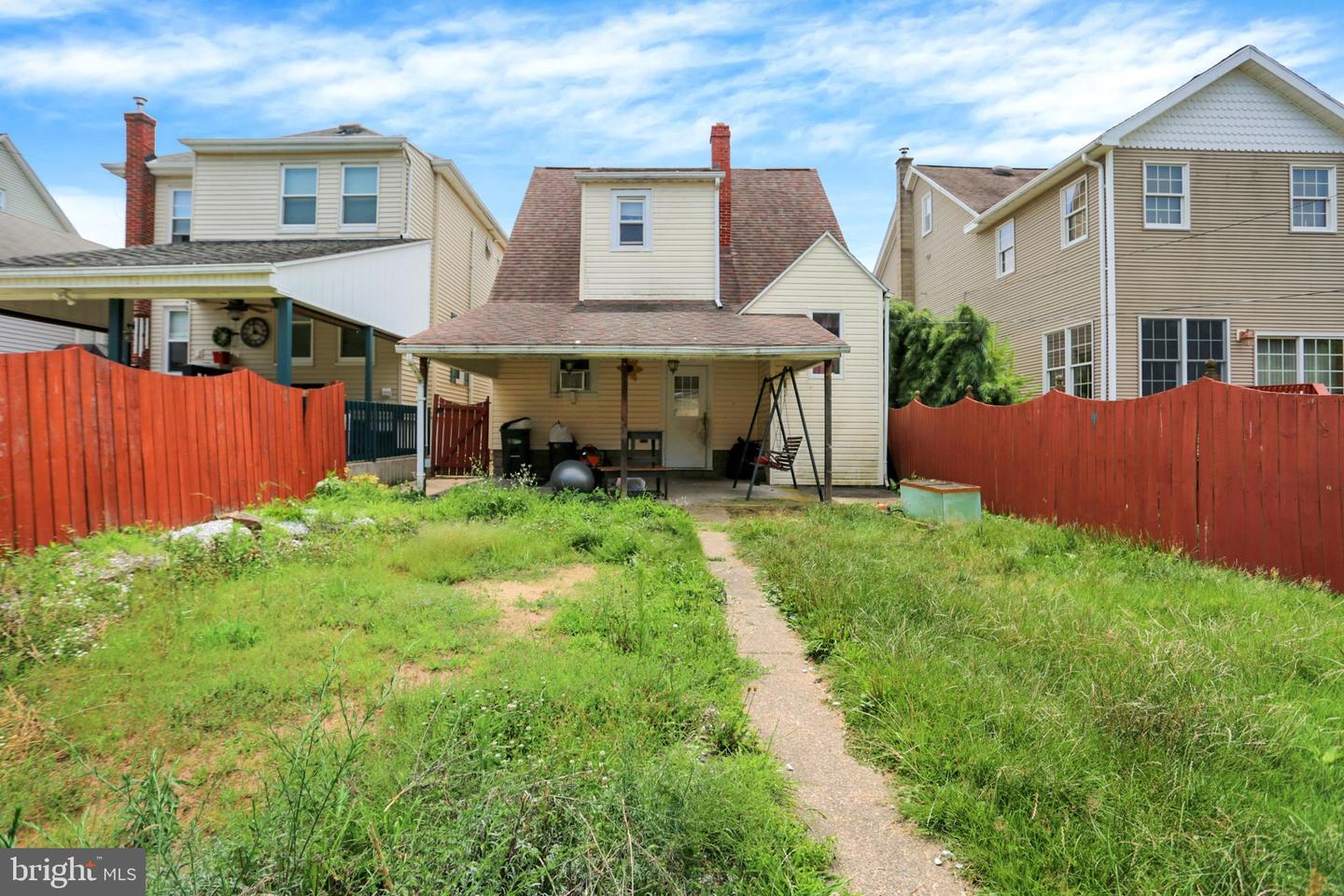 1048 Pine St Property Photo 30