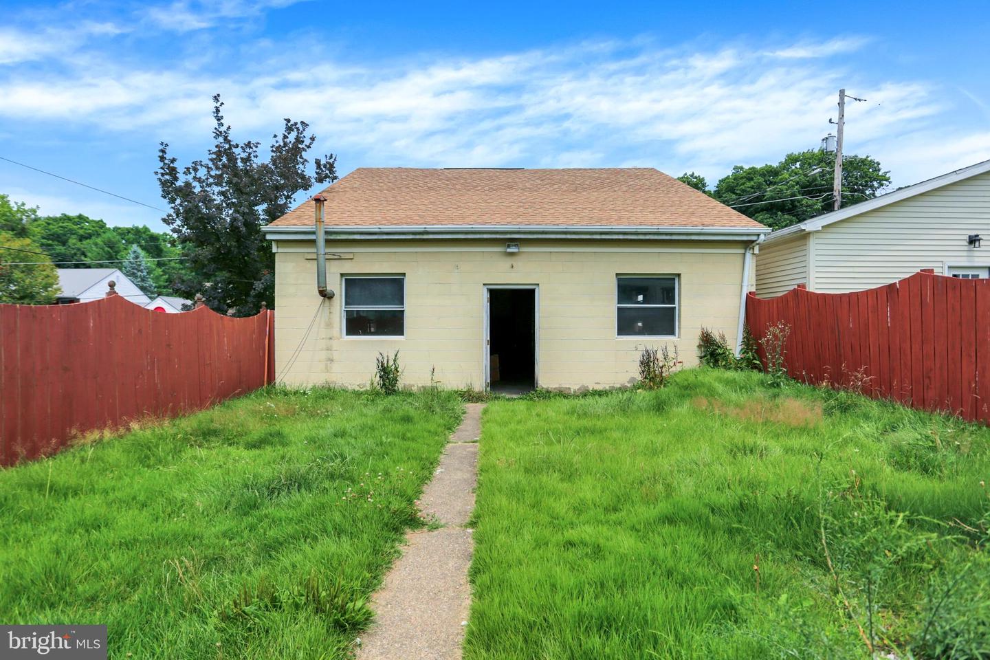 1048 Pine St Property Photo 32
