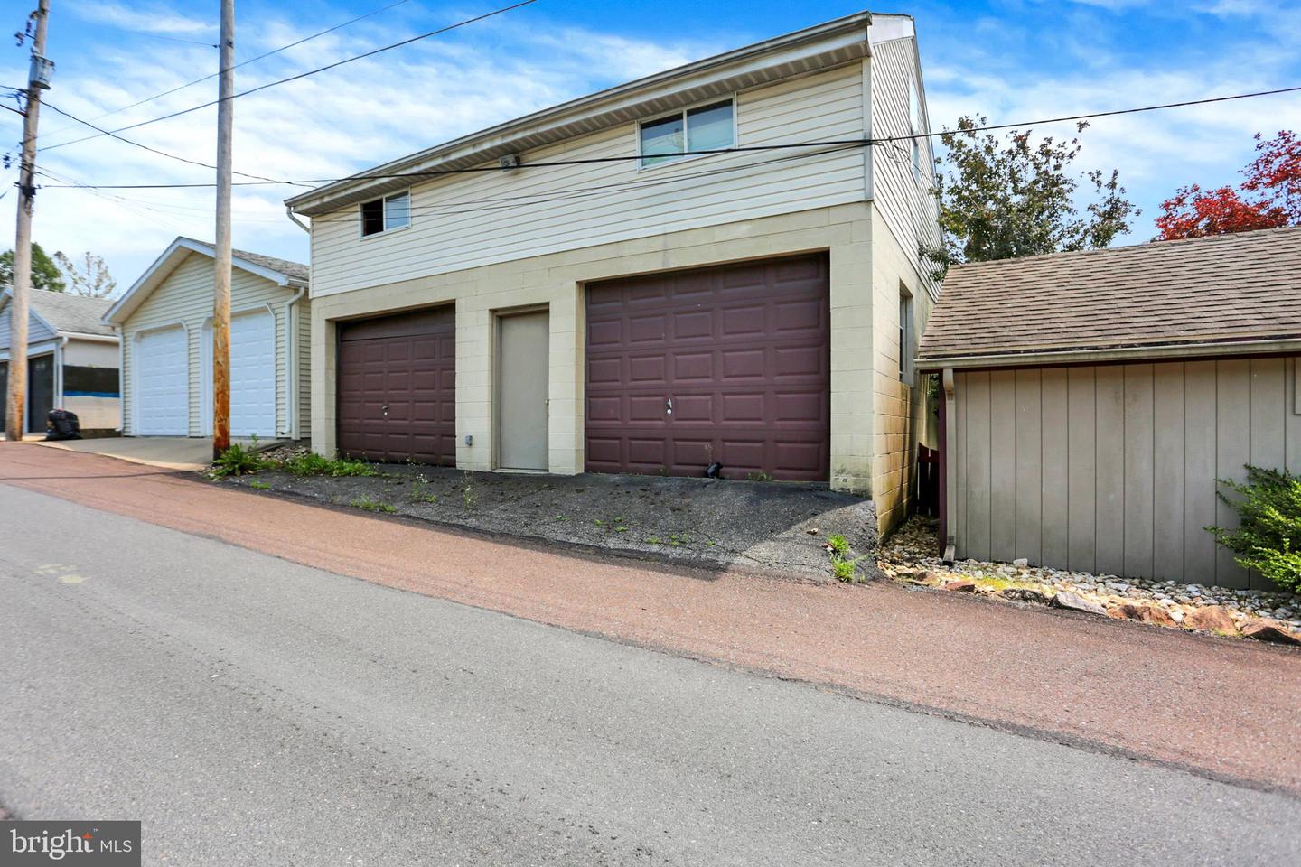 1048 Pine St Property Photo 33